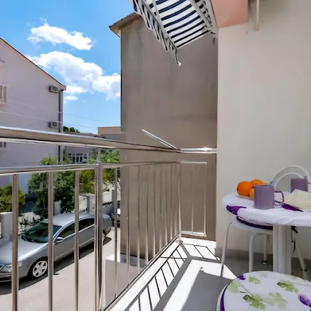 Apartment Toni Baska Voda